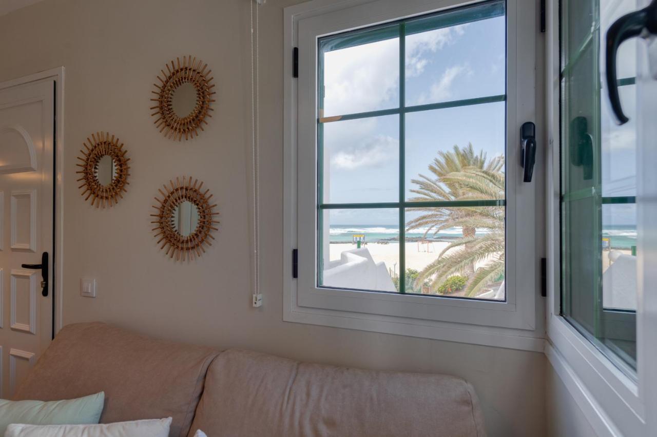 Homeforguest Modern And New Beachfront Apartment La Oliva Exteriér fotografie