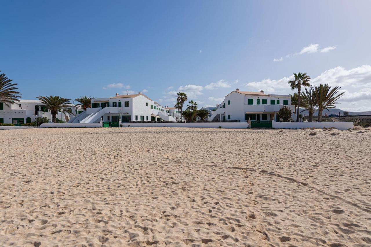 Homeforguest Modern And New Beachfront Apartment La Oliva Exteriér fotografie