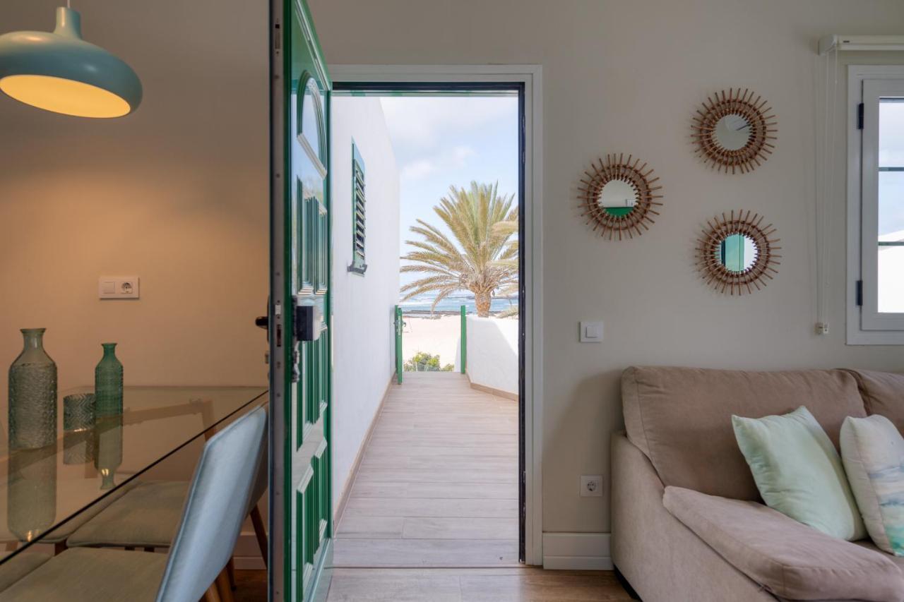 Homeforguest Modern And New Beachfront Apartment La Oliva Exteriér fotografie