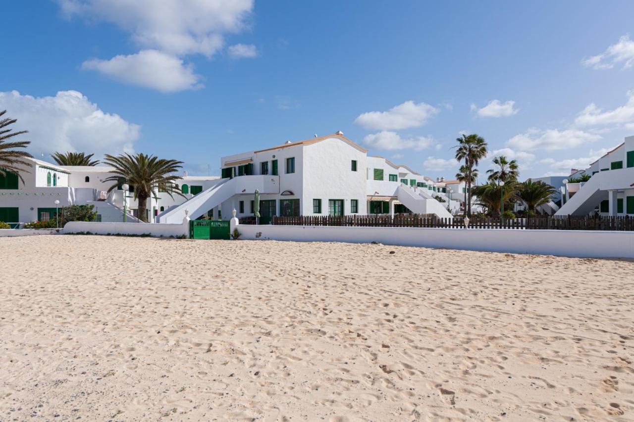 Homeforguest Modern And New Beachfront Apartment La Oliva Exteriér fotografie